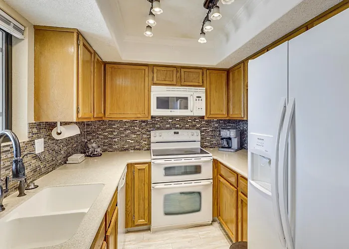 Pool, & Sun! Havasu Hot Spot By London Bridge Holiday home Lake Havasu City